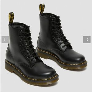 WOMEN Dr.Martens